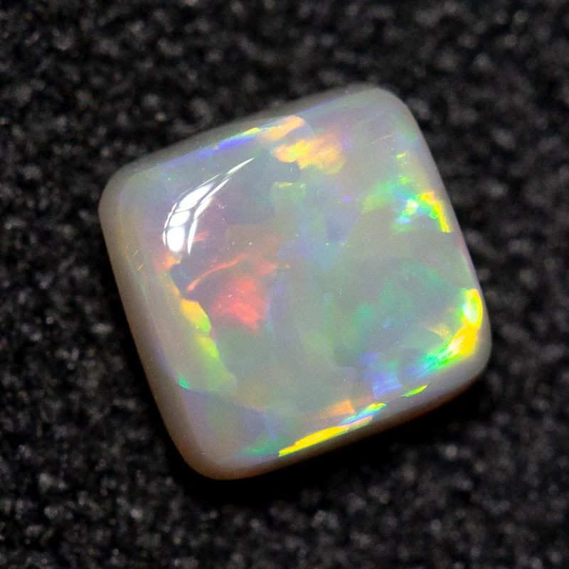 0.38 ct dark opal 4.4x4.4x2.3mm
