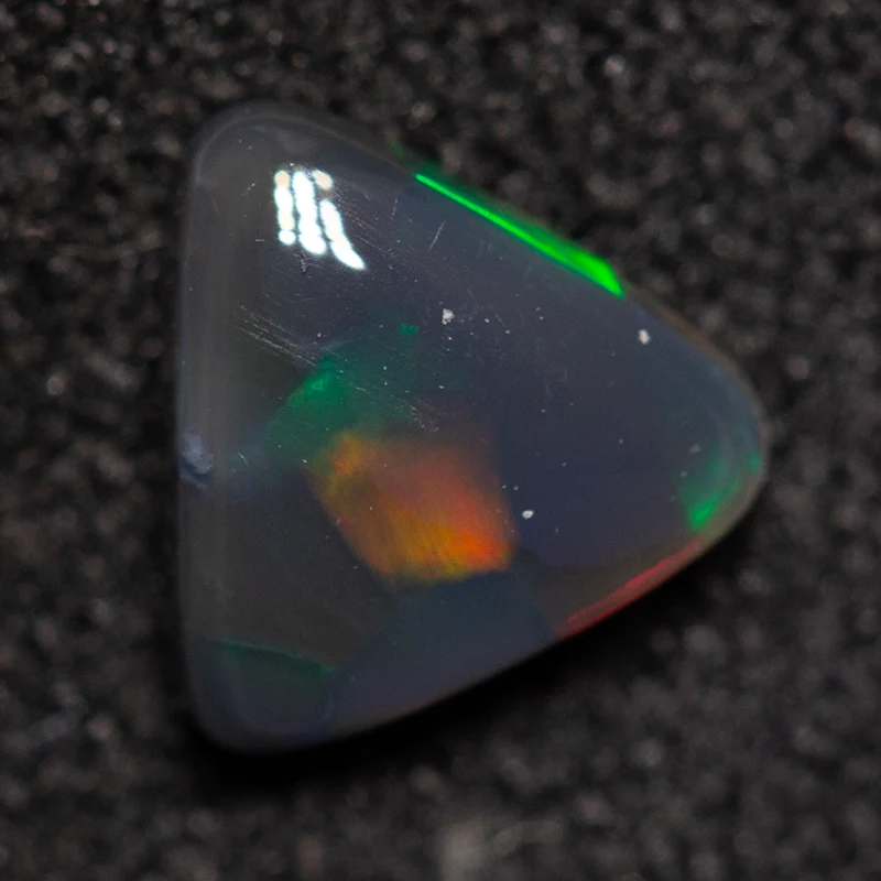 0.40 ct black opal 5.7x5.5x2.2mm - Image 2