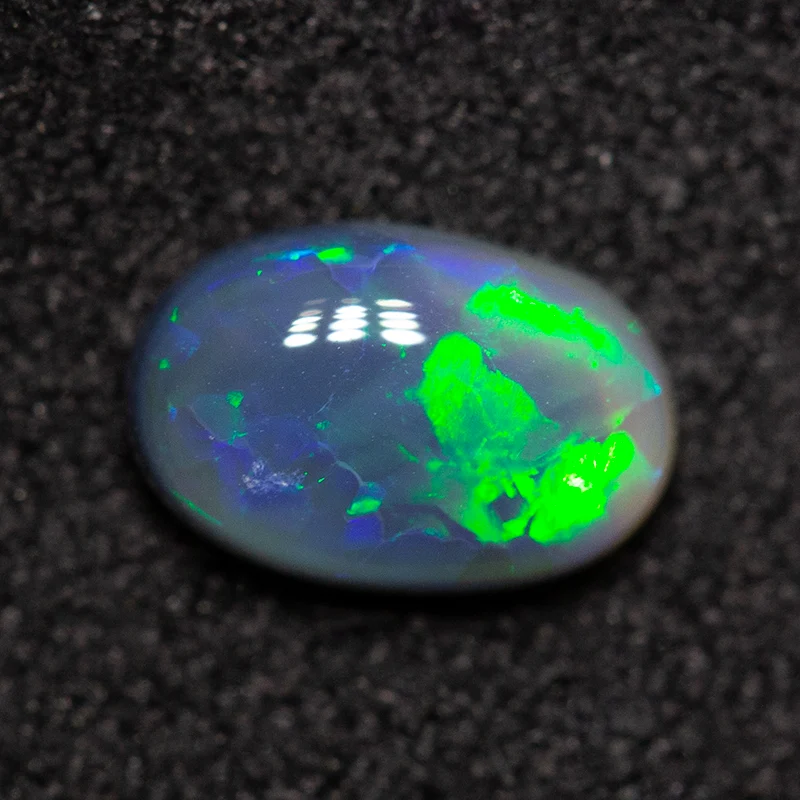 0.50 ct black opal 6.6x4.4x2.5mm - Image 2