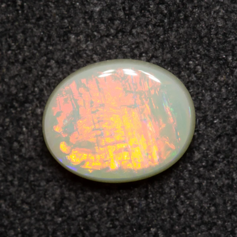 0.55 ct white opal 6.6x5.3x2.2mm - Image 2