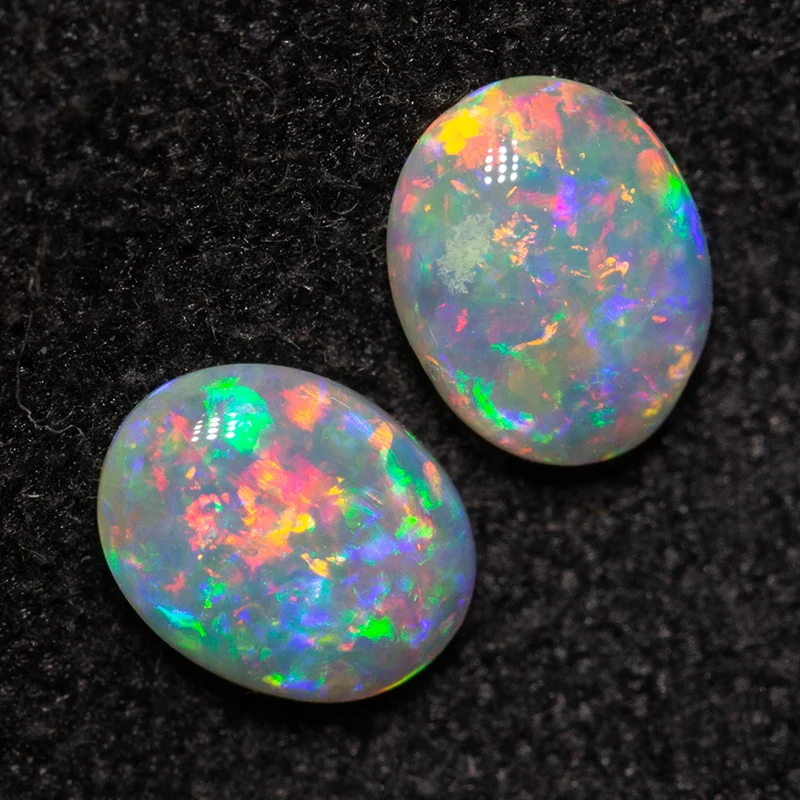 0.56 ct crystal opal pair 5.3x4.2x1.9mm - Image 2