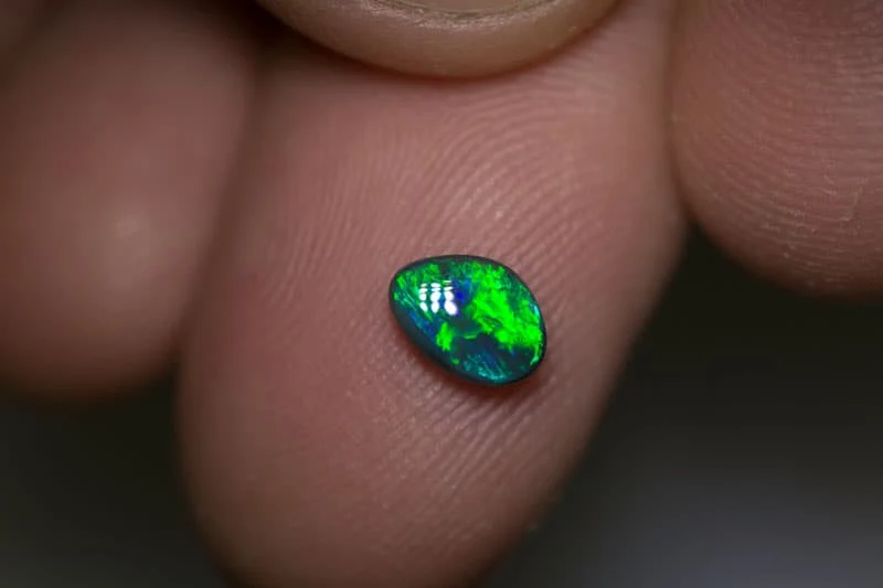 0.71 ct black opal 7x5x2.5mm - Image 3