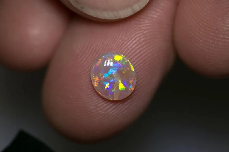 0.92 ct gem crystal opal 8x7x2mm - Image 3