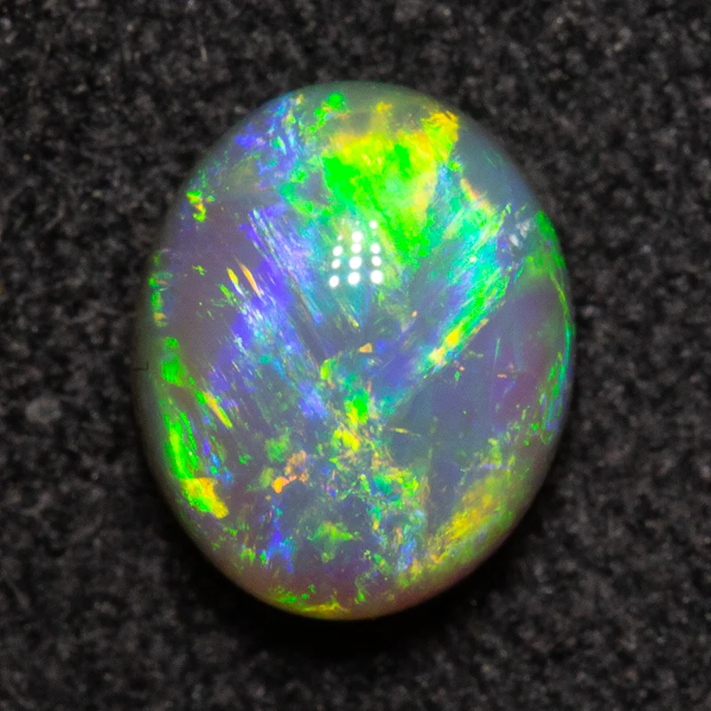 0.94 ct crystal opal 6.8x5.6x3.8mm