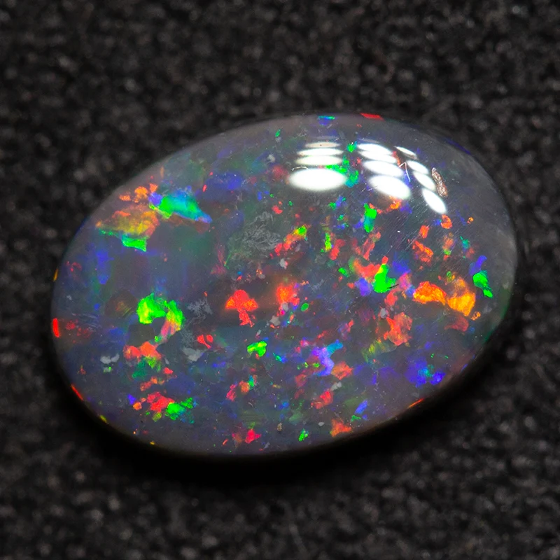 1.06 ct black opal 8.6x6x2.7mm - Image 3