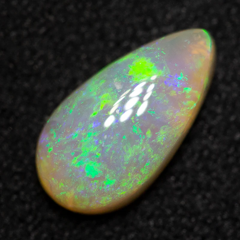 1.14 ct crystal opal 9.7x5.2x3.5mm