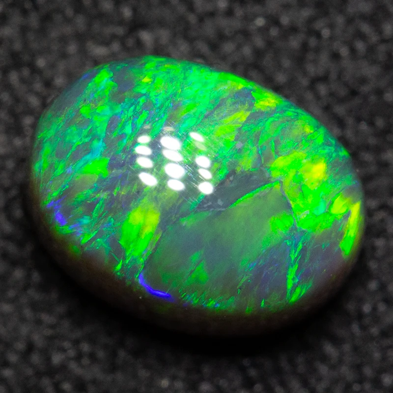 1.31 ct black opal 7.4x5.4x4.8mm
