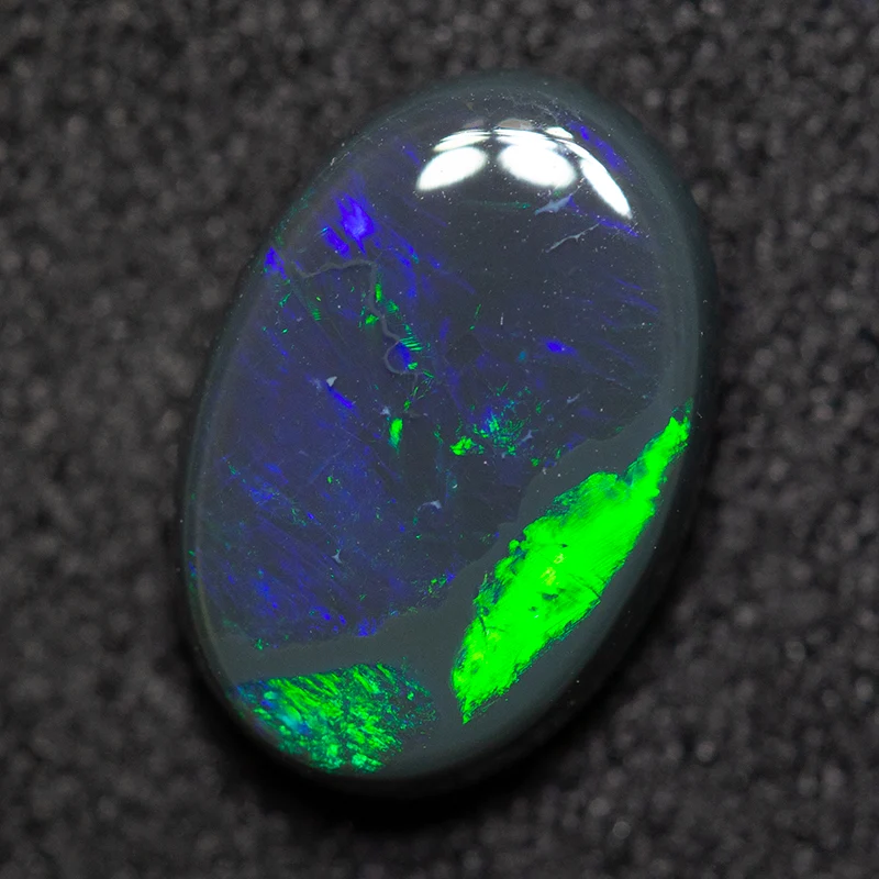 1.63 ct black opal 10.2x7x3.4mm - Image 2