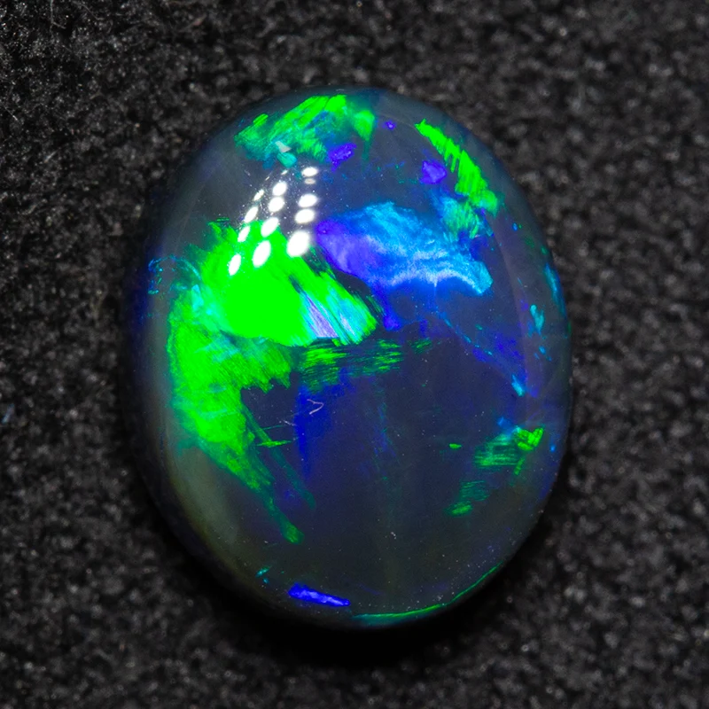 1.67 ct black opal 8.6x7.1x4.3mm