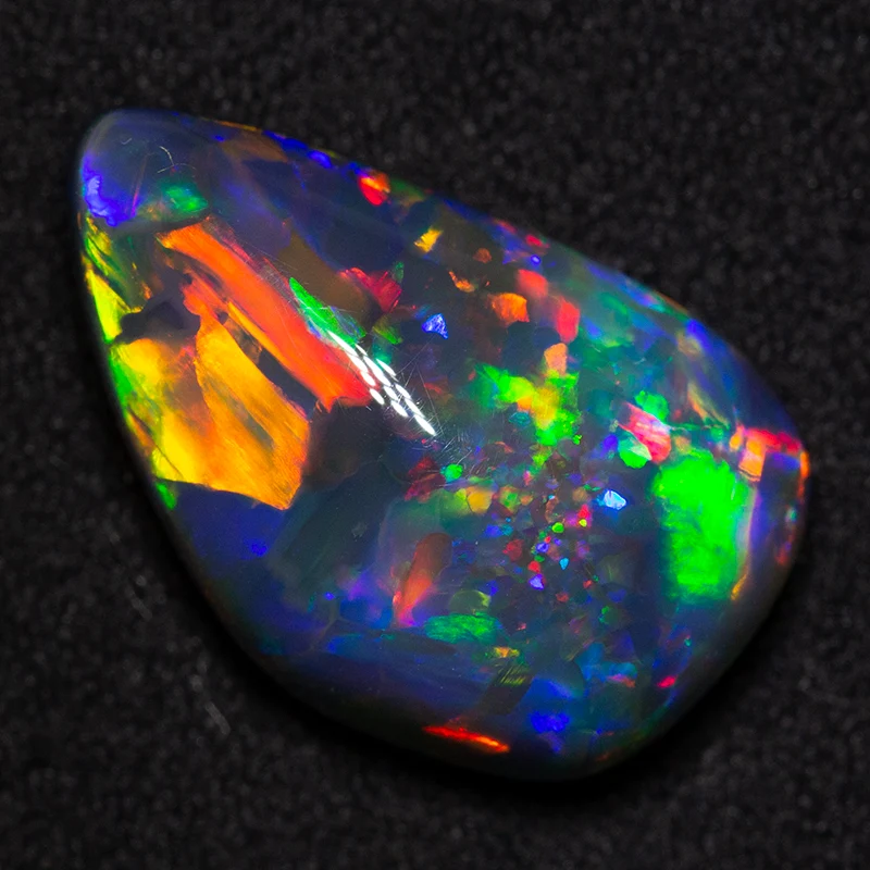 10.65 ct top gem black opal 19.2x12.3x7.9mm