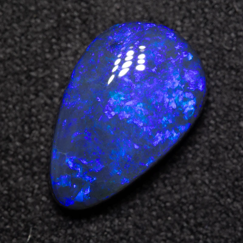 2.62 ct black opal 12.4x7.9x4.4mm