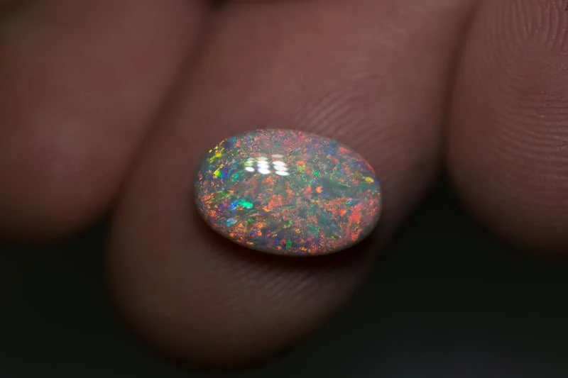 3.02 ct white opal 12x8x4.5mm - Image 2