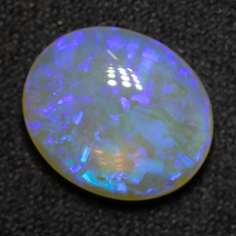 3.49 ct crystal opal 11.6x9.8x4.9mm
