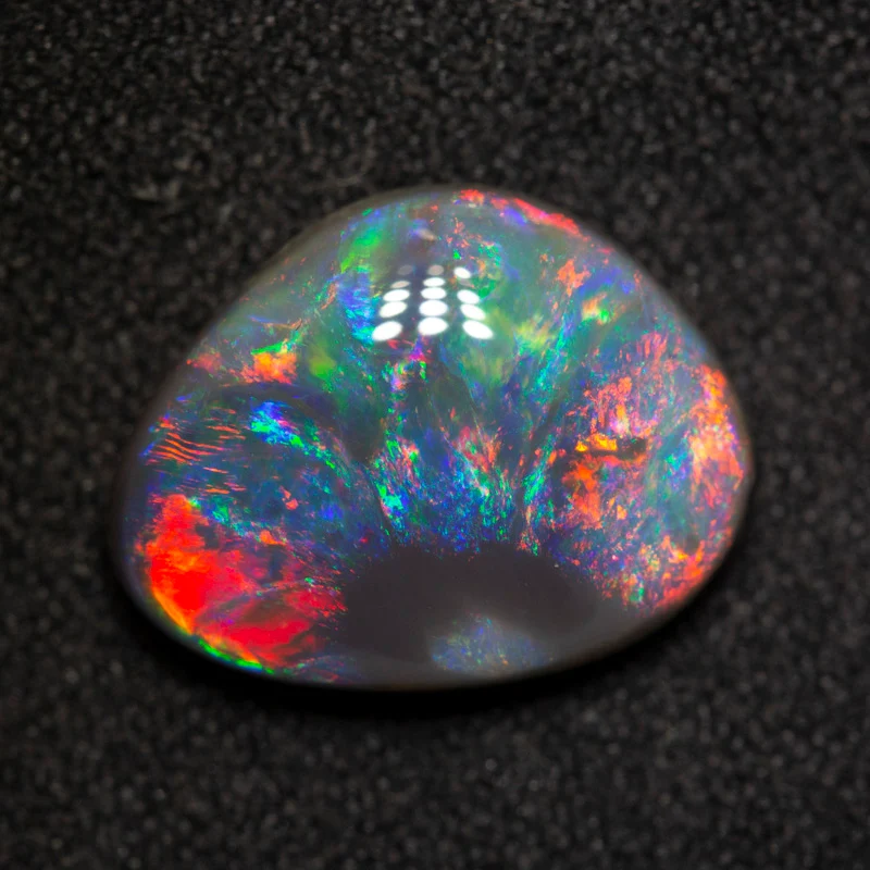 4.22 ct gem dark opal 13.8x10.7x4.9mm - Image 2