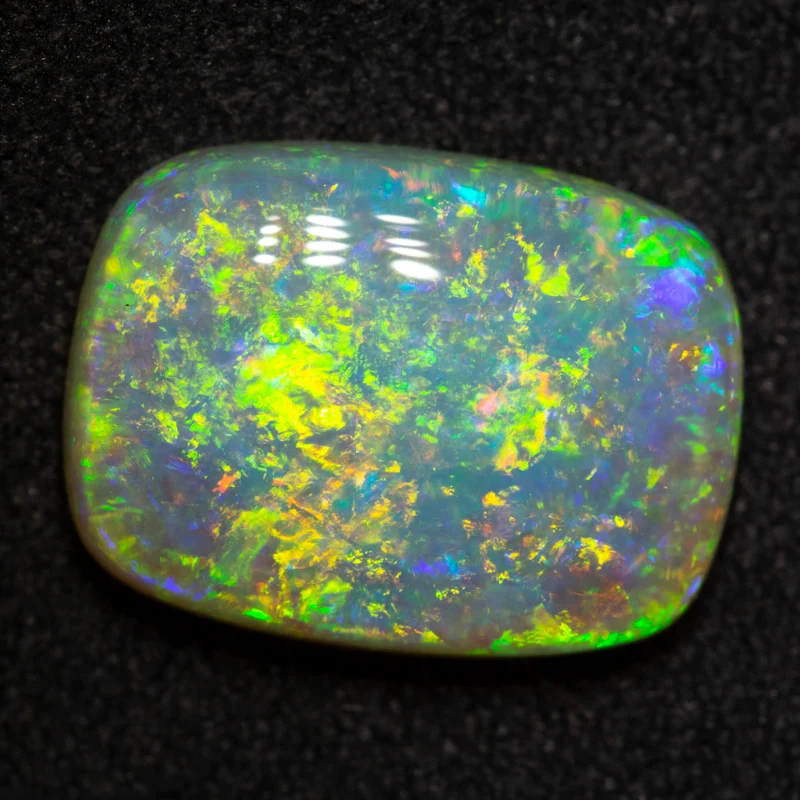 4.41 ct crystal opal 13.5x10.1x4.1mm
