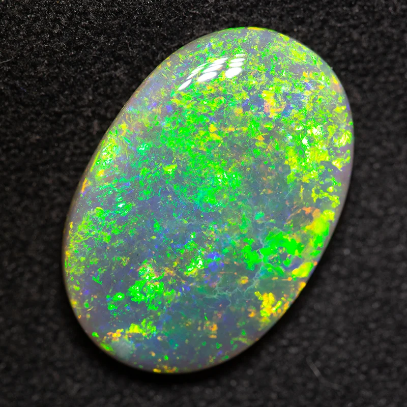 4.84 ct black opal 16.2x11.1x4.4mm