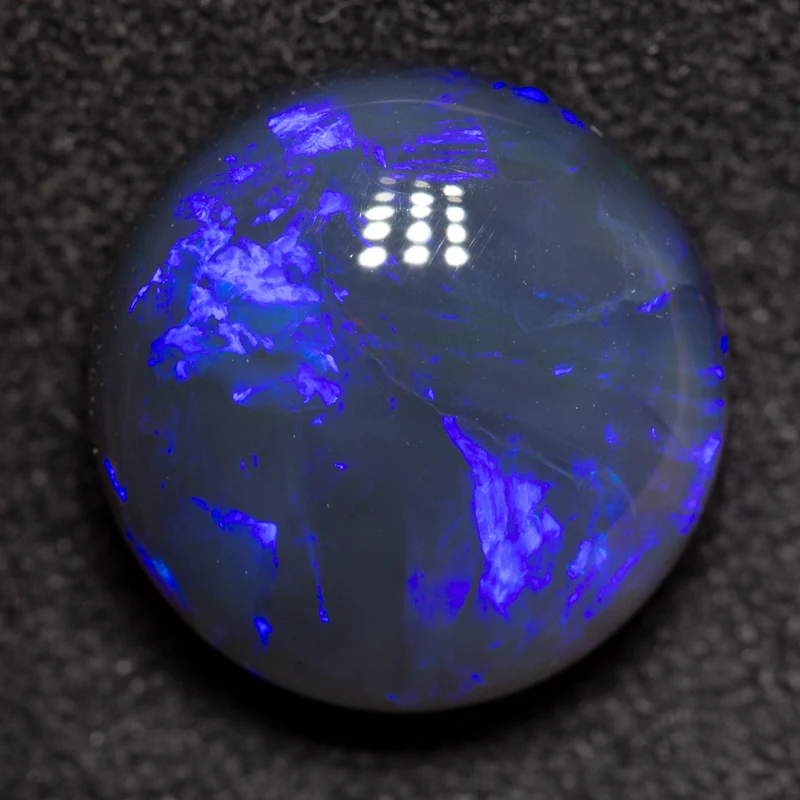 5.66 ct black opal 12.2x12x6.3mm - Image 2