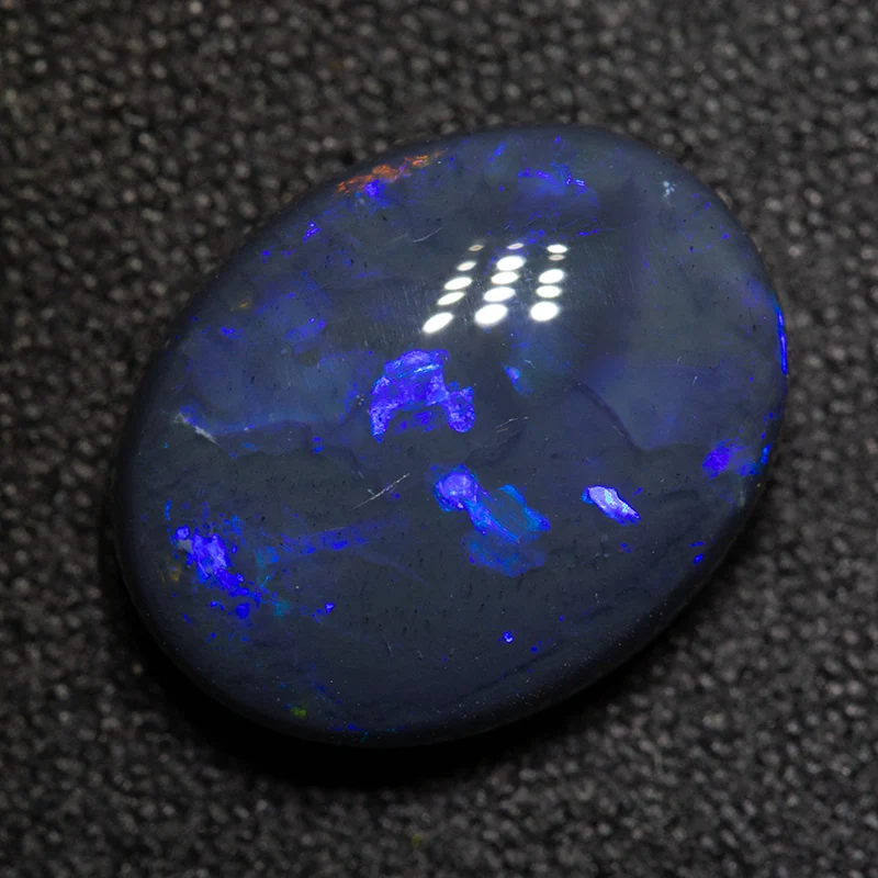 5.95 ct black opal 13.7x10.9x6.1mm - Image 2