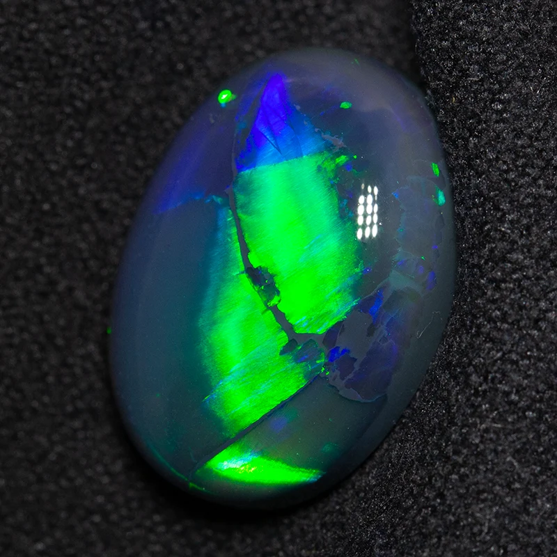 8.11 ct black opal 16.5x12x6mm - Image 2