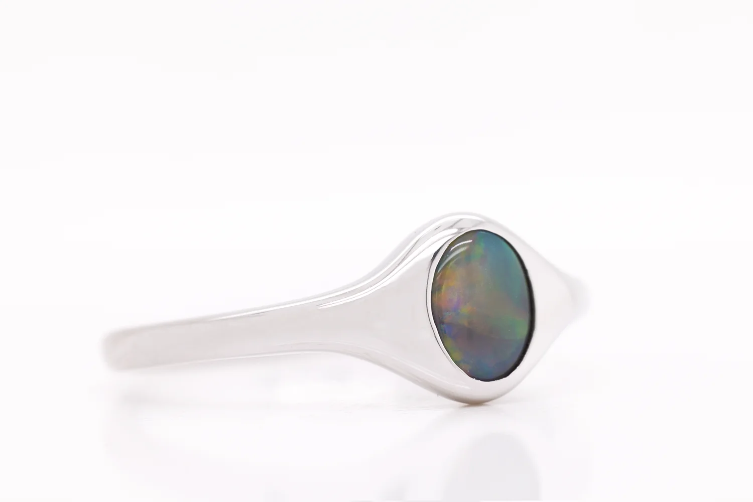 Sterling Silver 0.55 ct Dark Opal Ring - Image 3