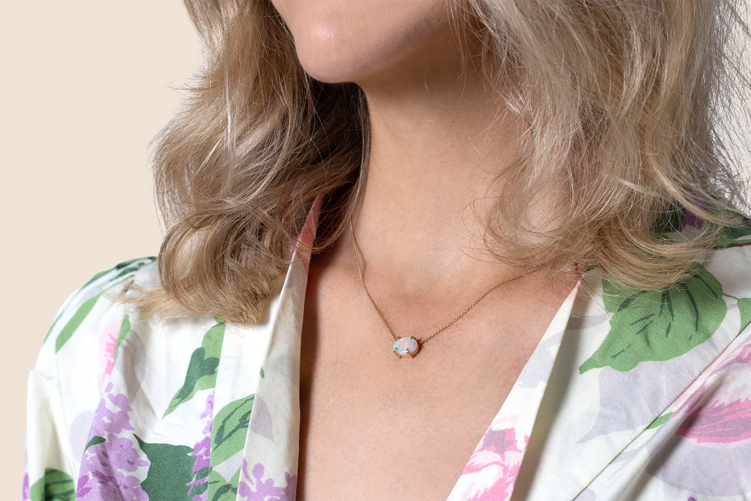 Ruthie Necklace Gold with 2.20ct White Opal - Image 4