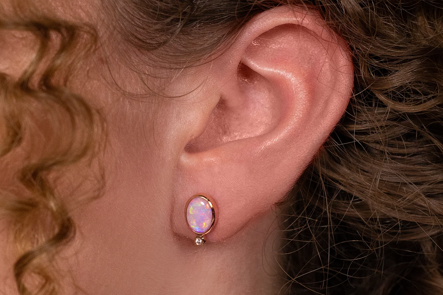 Victoria Earrings 18kt Rose Gold 1.34ct White Opals - Image 5